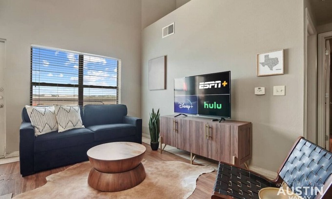 West Campus Apartment | Pearl #606 xxxxxxxxx