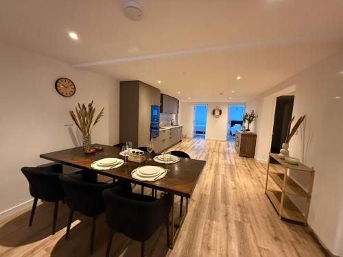 Oude Pijp Apartment | Pearl of the Cuyp Modern Comfort in De Pijp