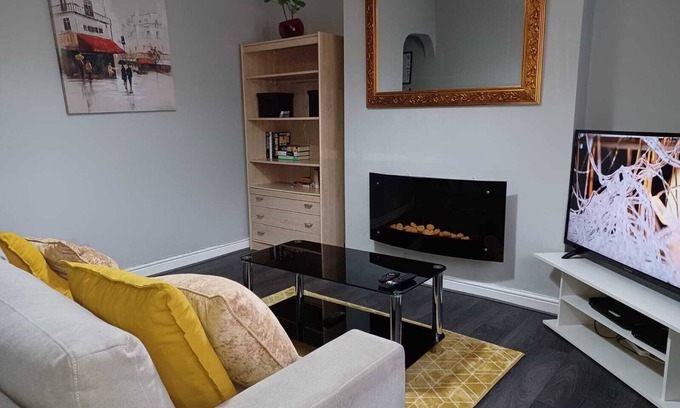 Gedling Apartment | Pearson House - Huku Kwetu (Notts)