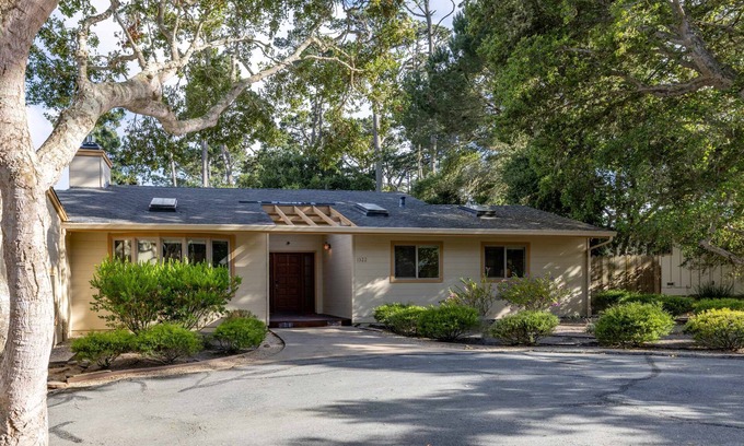 Del Monte Forest House | Pebble Beach 3BR 3BA