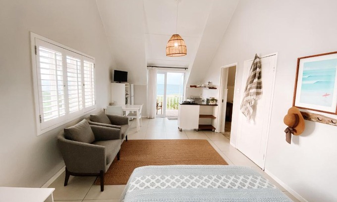 Port Elizabeth House | Pebbles Beach Cottage