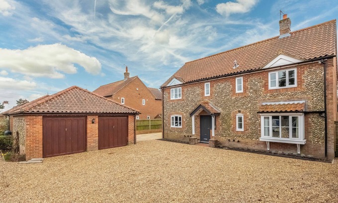 Holt House | Pedmore House - Holt, Luxury Detached Property