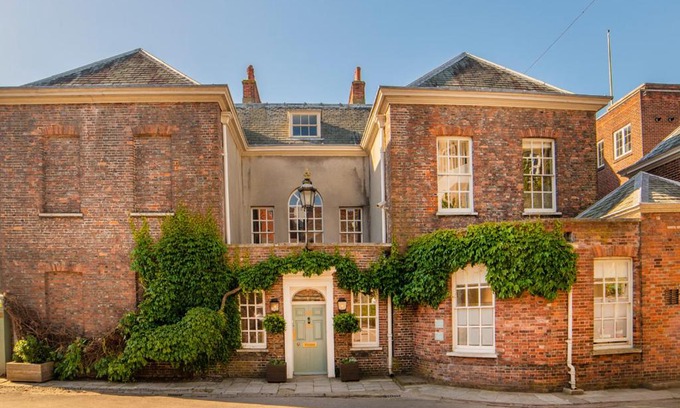 Lewes Bed & Breakfast | Pelham House