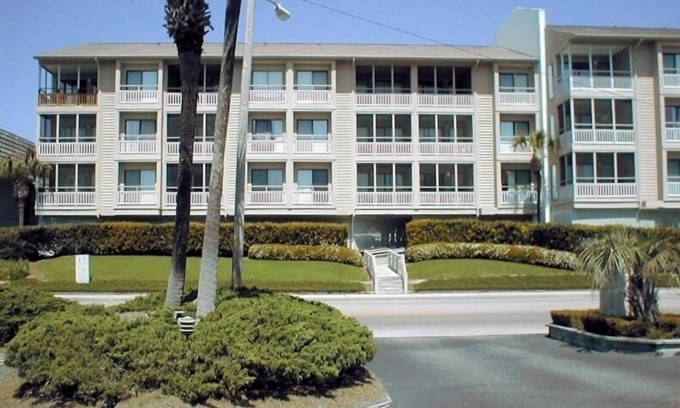 Myrtle Beach Condo | PELICAN'S WATCH - Across Street From Ocean