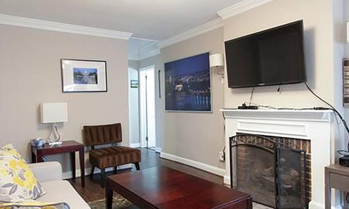 Penrose Apartment | Penrose 7122