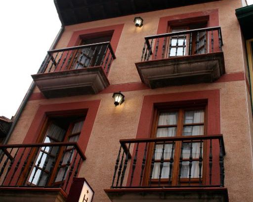 Ribadesella House | Pensión Argüelles