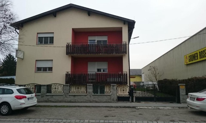 Leopoldsdorf im Marchfelde Hotel | Pension Oprescu