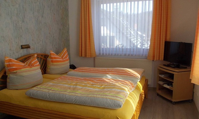 Altenau Cottage | Pension Gästehaus Ehrenberg Double Room 6 with Balcony - Gästehaus Ehrenberg