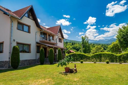 Cristian House | Pensiunea Colt De Rai