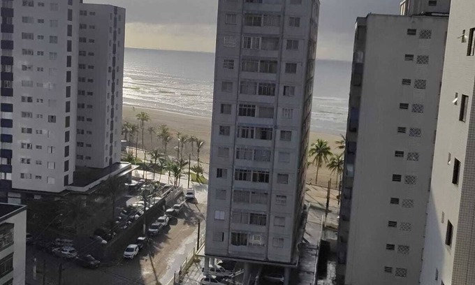 Ocian Apartment | Penthouse 1 block from the beach!