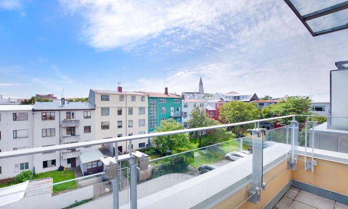 Downtown Apartment | Penthouse Apartment on the Main Shopping Street