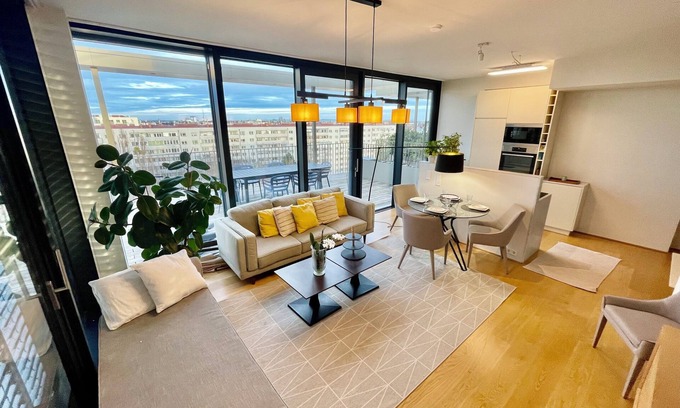 Vienna Apartment | Penthouse apartment with car parking and easy metro access/free gym available