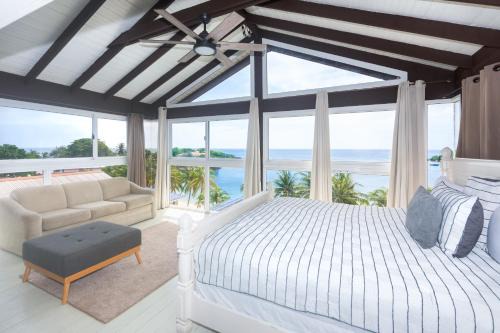 Half Moon Bay Apartment | Penthouse Beachfront Luxury Bay View - West End