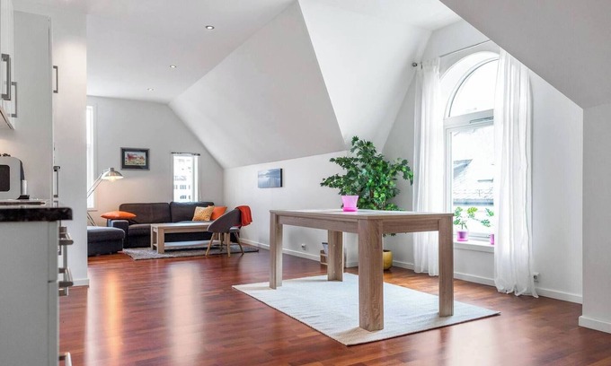 Alesund Apartment | Penthouse by Brosundet, Free Parking Space