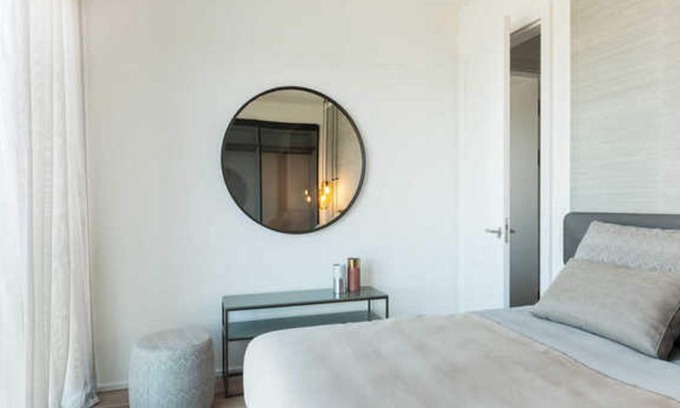 Maria Woerth Apartment | Penthouse Deluxe 2 BR with Lake View - Hermitage Apartments