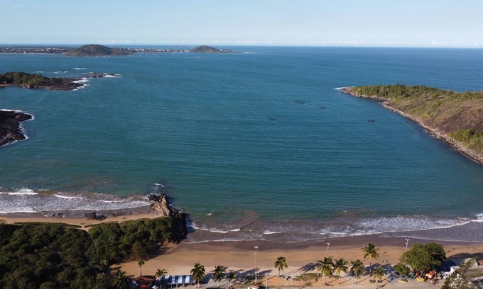 Praia do Morro Apartment | Penthouse Flat with Swimming Pool, Terrace and Stunning Sea View