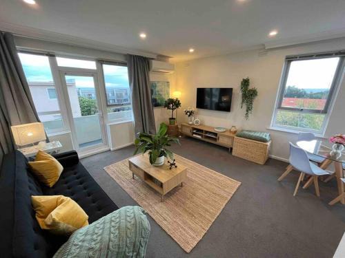 Sandringham Apartment | Penthouse in Sandringham with panoramic bay views