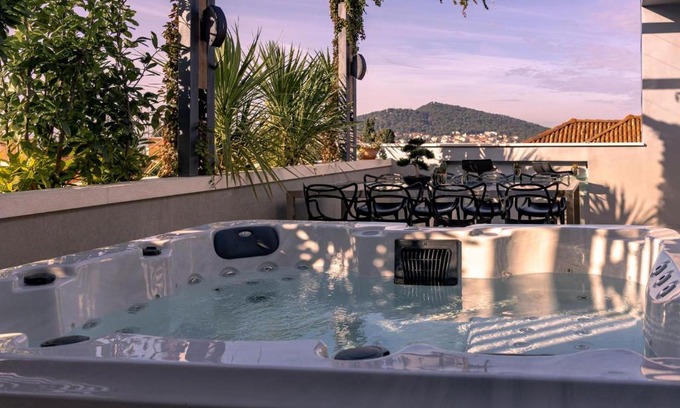 Split Apartment | Penthouse MARCHI by AULA