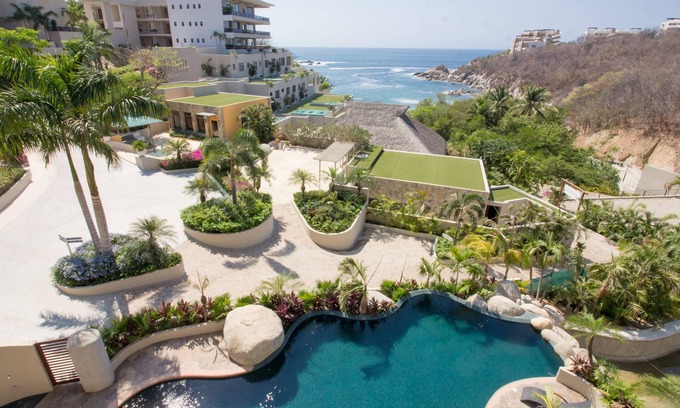 Santa Maria Huatulco Condo | Penthouse with Rooftop Terrace, Amenities & Ocean Views