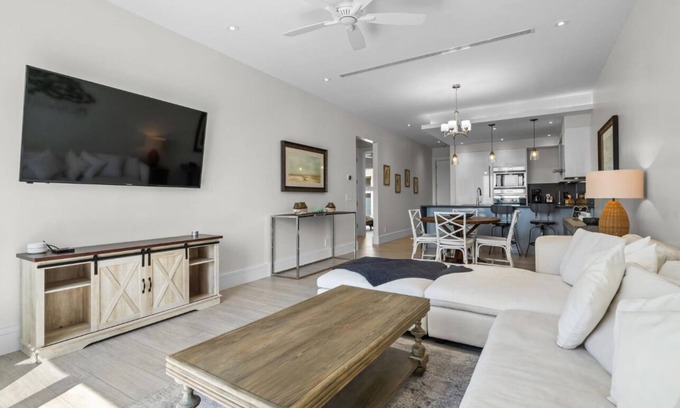 Paradise Island Apartment | Penthouse w/Private Rooftop Terrace | Steps from Renowned Resorts & Golf Courses