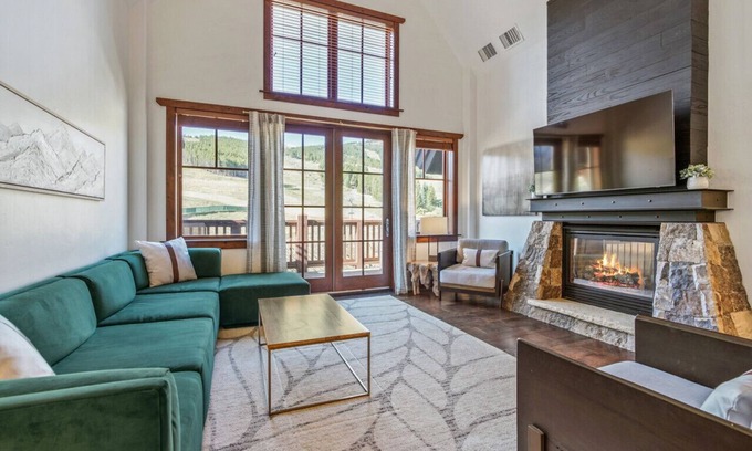 Peak 8 Condo | Penthouse with 4 Bedrooms. Ski-In/Ski-Out at Peak 8 in One Ski Hill.
