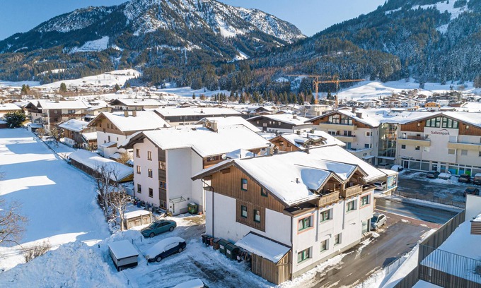 Brixen im Thale Apartment | Penthouse with a balcony and views