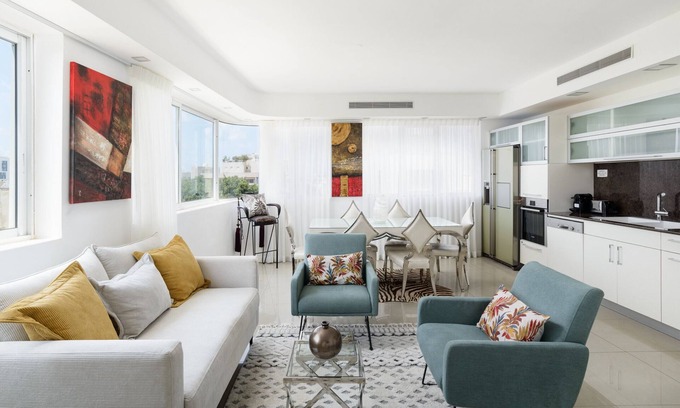 Old North Apartment | Penthouse with Terrace & Panoramic View by FeelHome