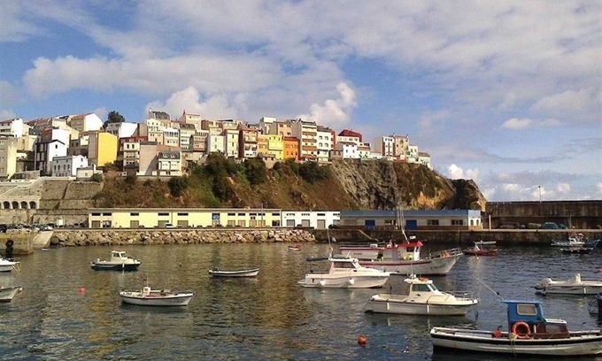 Malpica de Bergantinos Apartment | Penthouse with terrace and sea view not far from the beach - penthouse apartment with