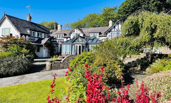 Llanferres House | Pentre Cerrig Country House