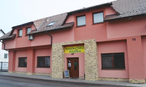 Podluzany House | Penzión Carlos