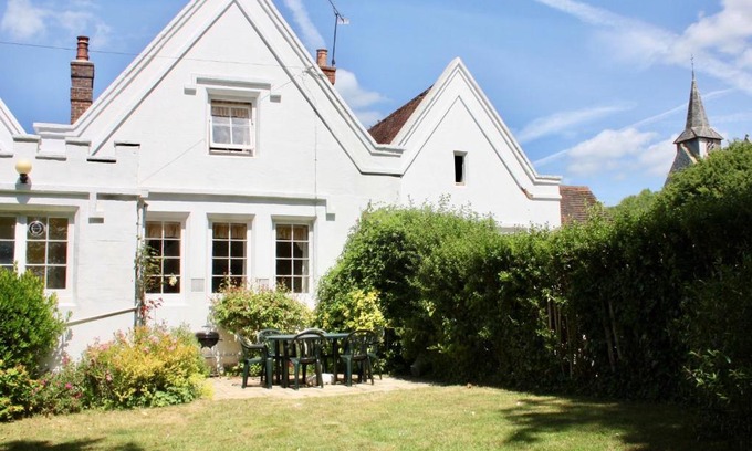 Compton House | Pepper Pot Cottage , Compton