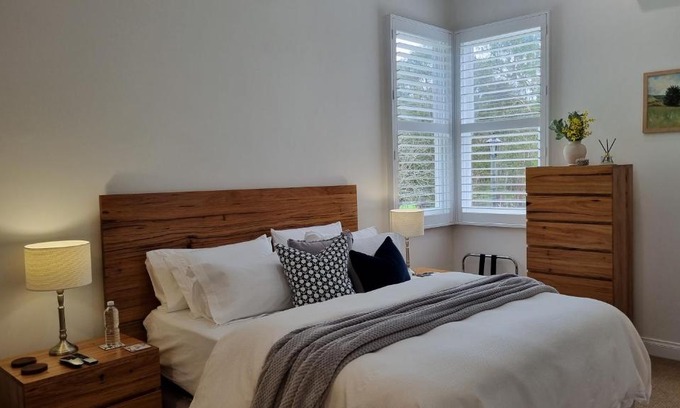 Red Hill House | Peppercorn Cottage at Treetops Red Hill
