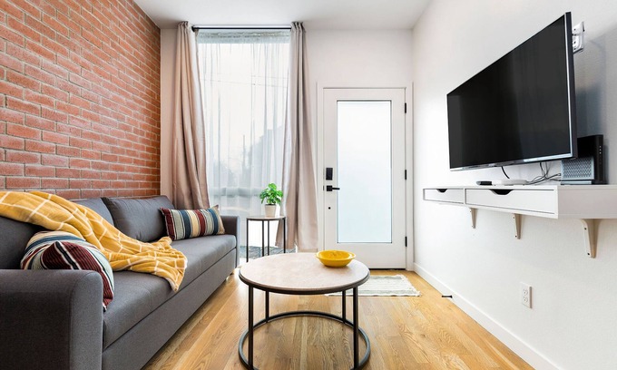 Minor House | Perch - Marion Manor 16: Modern Townhome 10 mins from Seattle U & Swedish