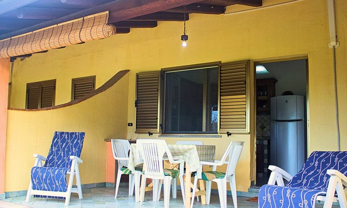 Perdepera Apartment | Perdeperas apartment cozy apartment by the sea with wifi and air conditioning