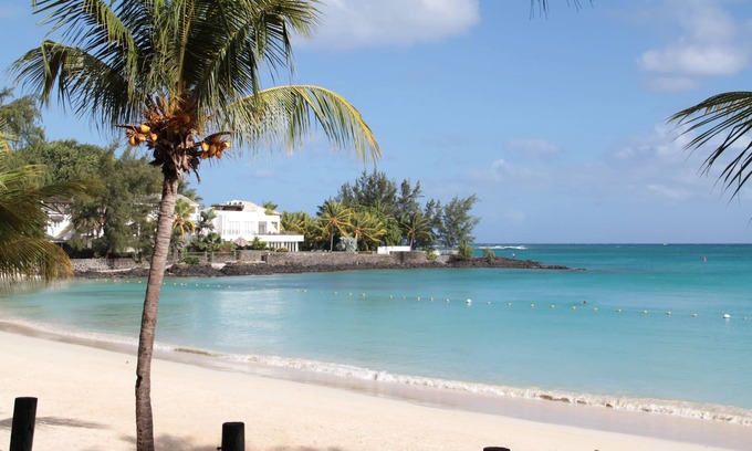 Pereybere Apartment | Pereybere Pearl - Beach opposite apartment