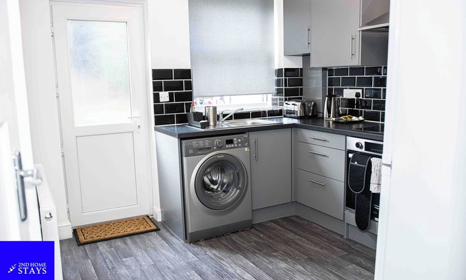Stoke-on-Trent House | Perfect 3-bedroom house with WiFi in Hanley, Stoke-on-Trent