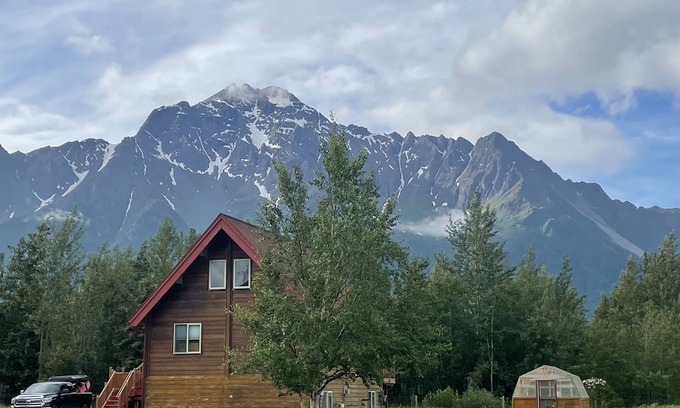 Butte House | Perfect Alaskan Get away! Comfy, cozy, and remote…you will not regret it.