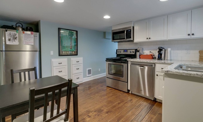 Kerns Apartment | Perfect base for work and play -this ADU delivers!