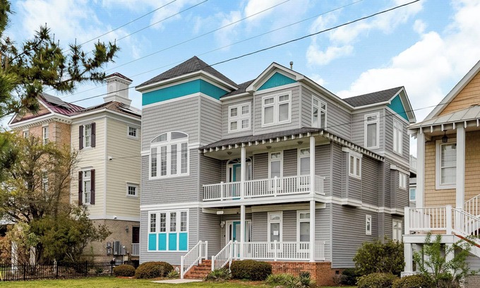 East Ocean View House | Perfect Beach Home w/Ocean Views in Norfolk! Sleeps 10!