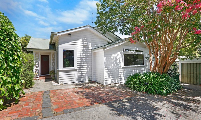Healesville House | Perfect central location, beautifully renovated home with large garden