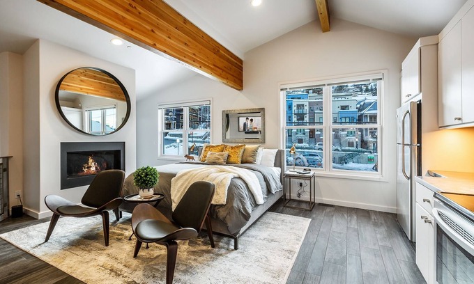 Downtown Park City House | Perfect Couples Getaway Chic Tiny Home Fireplace AC Balcony Steps from Main St.