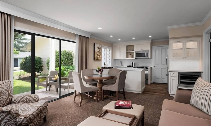 Napa Hotel | Perfect for a Quick City Escape! Minutes from Darioush Winery, Free Parking!