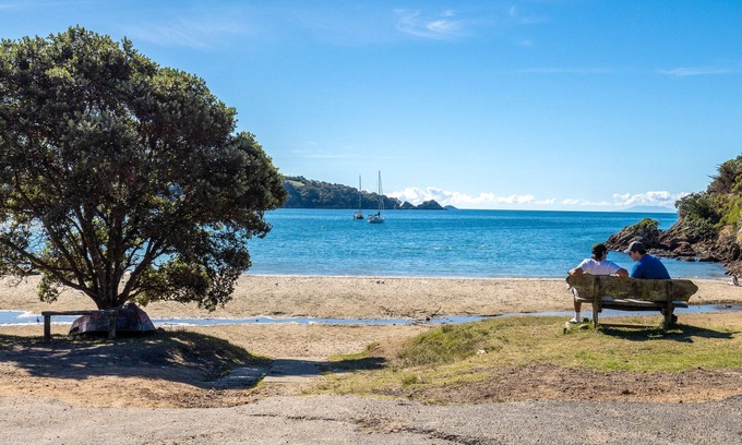 Oneroa House | Perfect for a relaxing holiday by the sea!