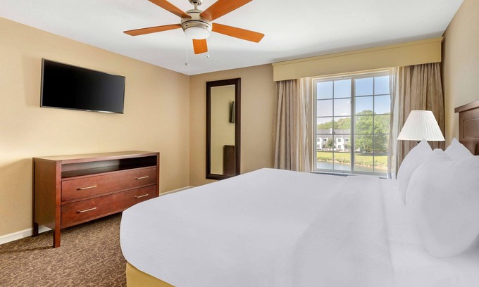 Berkeley Hotel | Perfect for Groups! Full Kitchen, Onsite Pools!