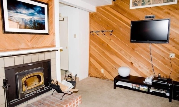 Mammoth Lakes Condo | Perfect for Skiers, Hikers, Fly Fishers, Couples, and You.nTOML-CPAN-16309