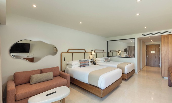 El Medano Ejidal Apartment | Perfect Home Base in Medano Beach! Swimming Pools, Pet-friendly, Beachfront!