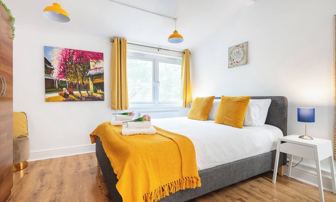 Cathedrals Apartment | Perfect Location 2bed 2bath APT Central London
