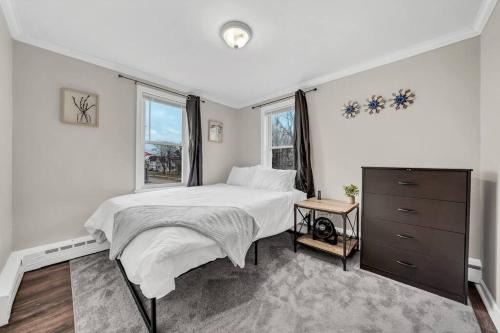 Hamburg Apartment | Perfect Location and Fast Wi-Fi Heart of Village