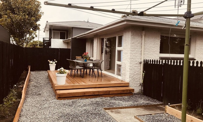 Saint Albans House | Perfect location - Merivale