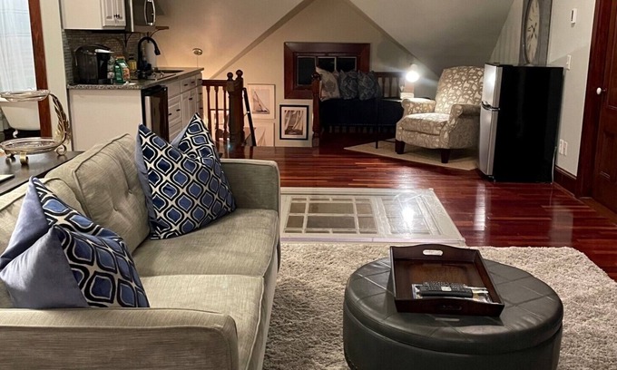 Top of the Hill Apartment | Perfect Location, Walk to Harbor or Downtown